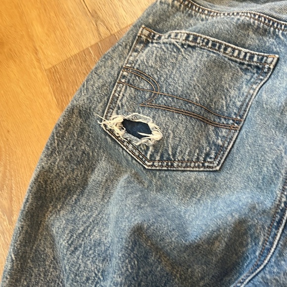 American Eagle Curvy Mom Jean High Waist Distressed Tapered Leg Acid Jeans 6 - Picture 10 of 12